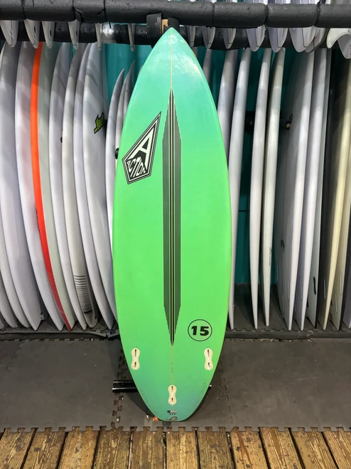 5'7 ACTION WEB USED SURFBOARD (23122)