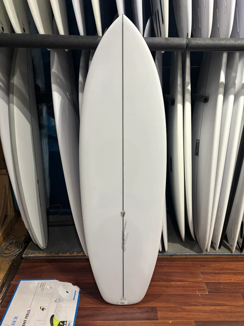 5'9 CHRISTENSON EASY WIND SURFBOARD (2628605)