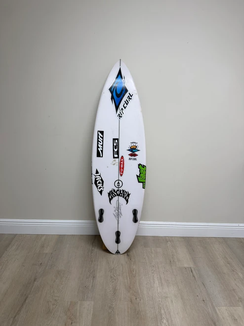 4'10 LOST F1 SQUASH GROM USED SURFBOARD (295035)