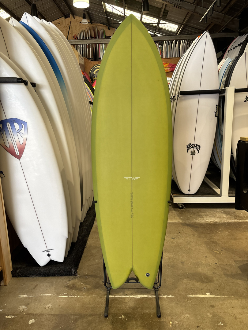 Tyler Warren dream fish 5’7 5'7 TYLER WARREN DREAM FISH SURFBOARD- Catalyst