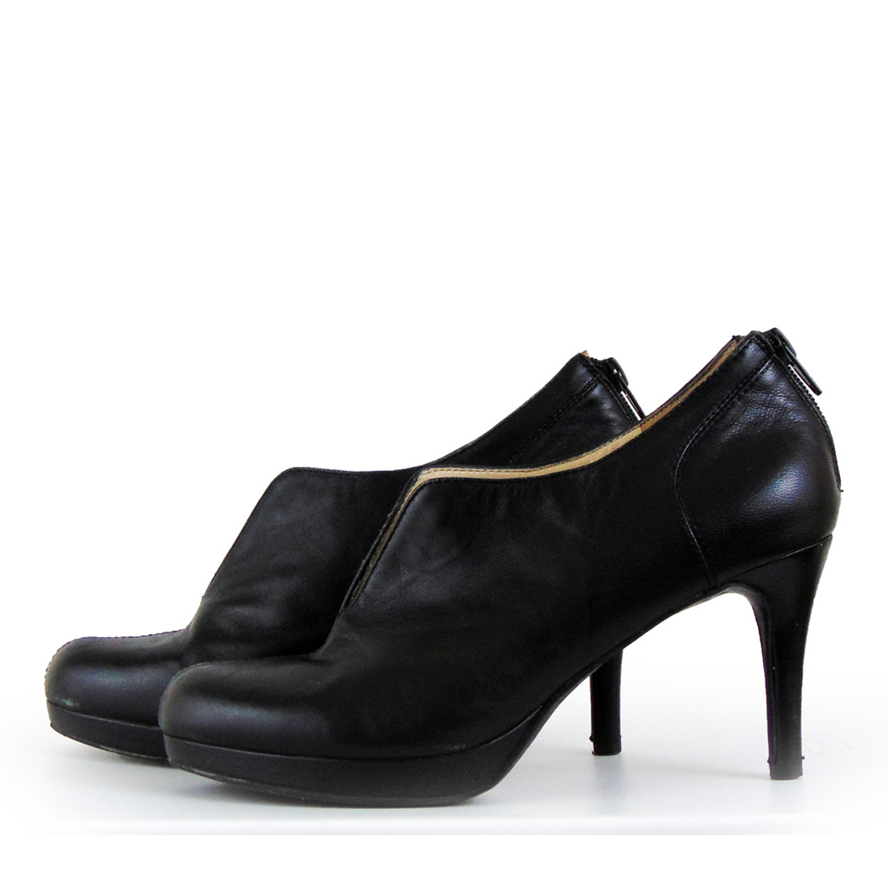 Nine West Black Leather Bootie Size 6.5 M