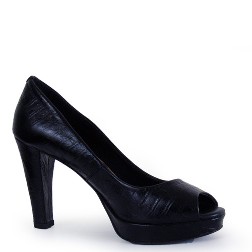 Le Chateau Black Textured Leather Heels - Size 37 (6.5-7) Le Chateau Black Textured Leather Heels - Size 37 (6.5-7)