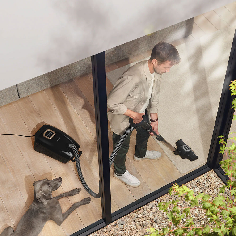 Miele Guard L1 Cat and Dog Canister Vacuum Cleaner