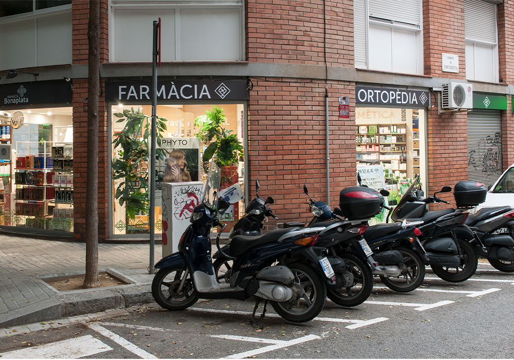 imagen farmacia exterior farmacia bona plata 1