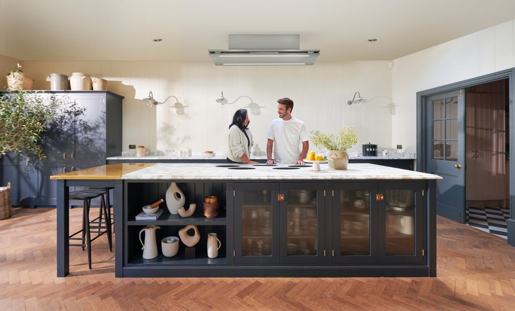 Caple Cooker Caple CE1122SS 110cm Ceiling Cooker Hood - SS | Sleek & Quiet
