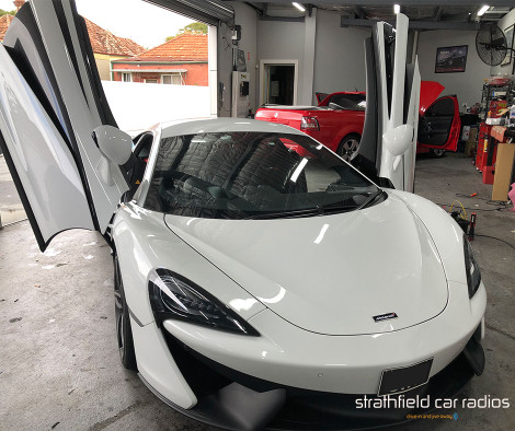 Mclaren 540C Dash cam install