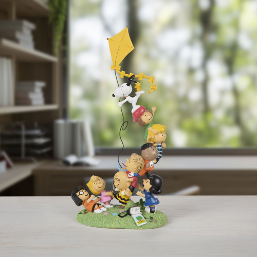 Peanuts Snoopy & The Gang Happiness is Friendship Limited Edition Figurine