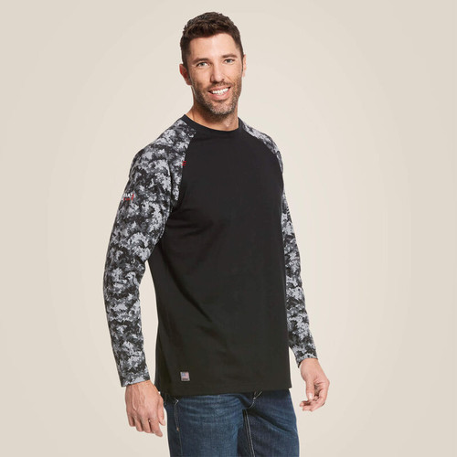 Ariat FR Baseball T-Shirt(BLACK DIGI CAMO)