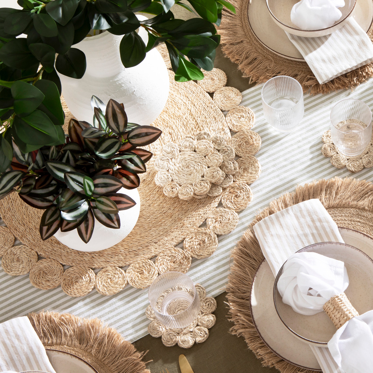 Sonora Round Jute Table Runner - Pillow Talk