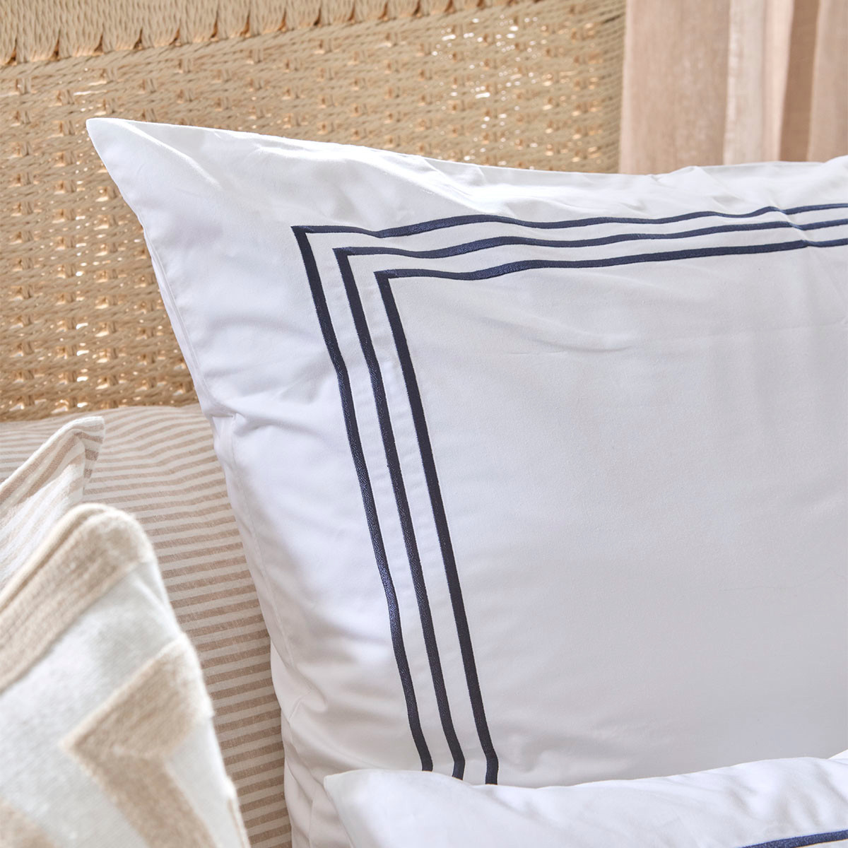 EUROPEAN PILLOWCASE MIRROR MIRROR