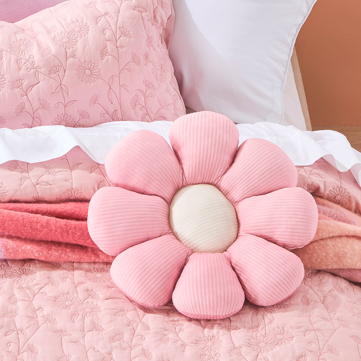 Flower Cushion ピンク CUSHION FLOWER SHAPED PINK | Flying Tiger Türkiye