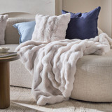 Prague Faux Fur Throw [MUSSPRAGUT24A]