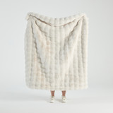 Prague Faux Fur Throw [MUSSPRAGUT24A]