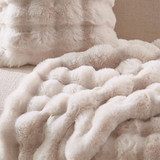 Prague Faux Fur Throw [MUSSPRAGUT24A]