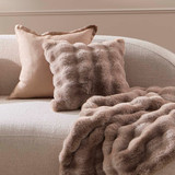 Prague Faux Fur Throw [MUSSPRAGUT24A]
