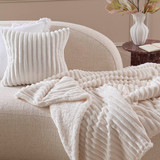 Denali Faux Fur Throw [MUSLDENAT21]