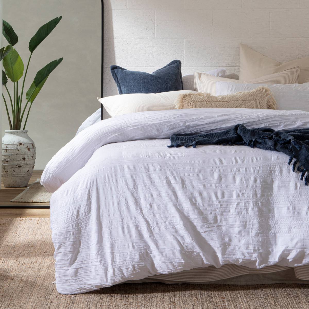 Greta White Quilt Cover Set [ESSBGRETA18C] Pillow Talk