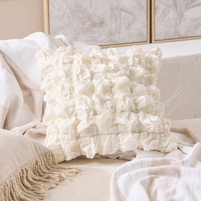 Winnie puff cushion in cream