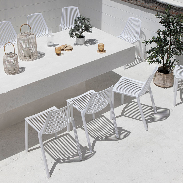 Devon Indoor / Ourdoor chair - around a square concrete table