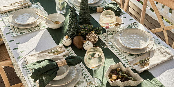 Botanical Christmas table setting