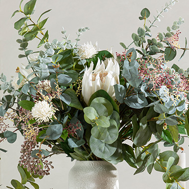 Modern Native White Floral Flower arrangement