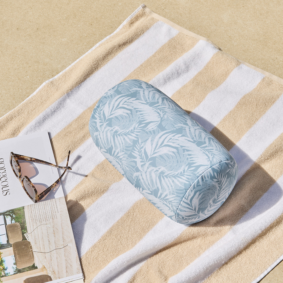 Voyager Palm Neckroll