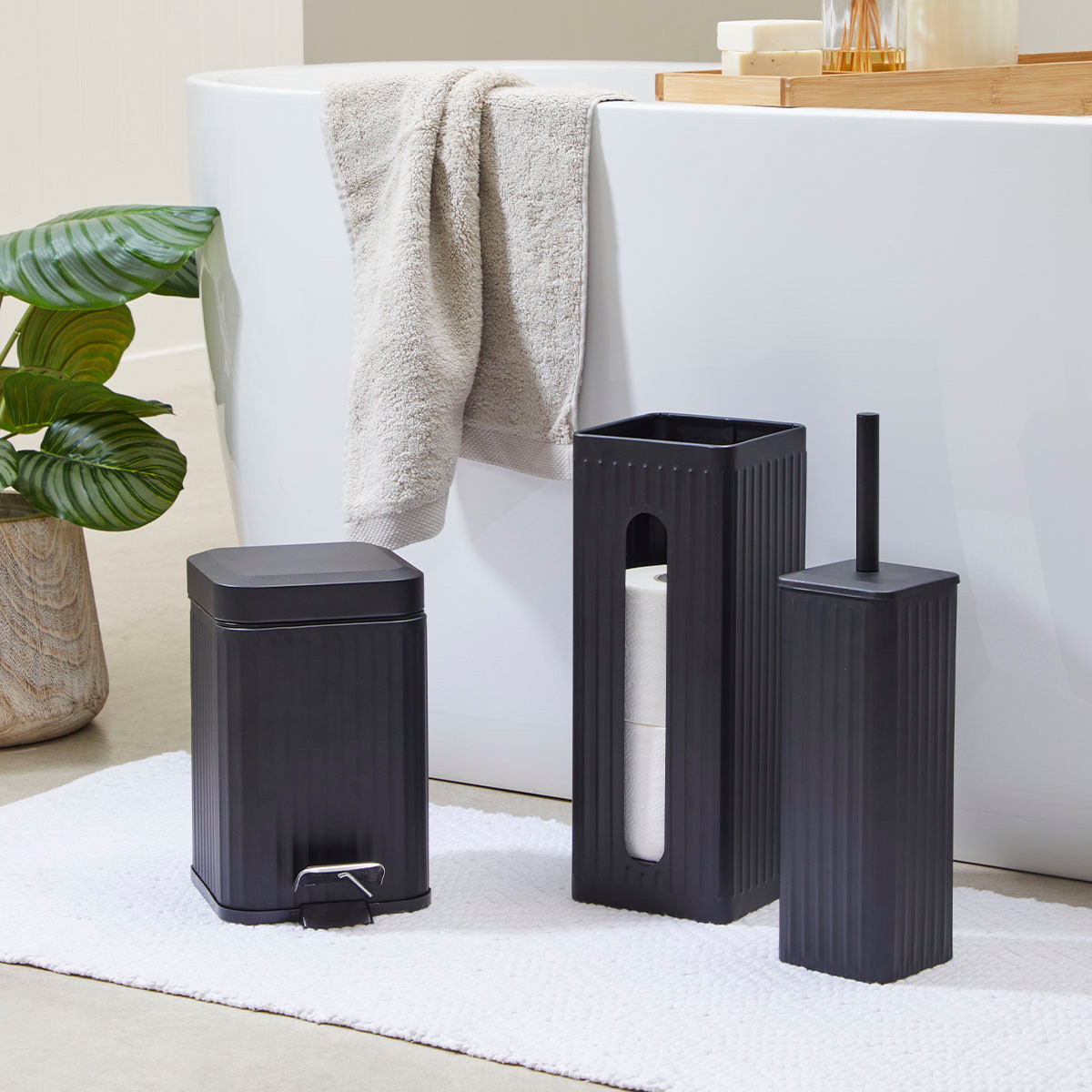 Bodie Black Bathroom Accessories