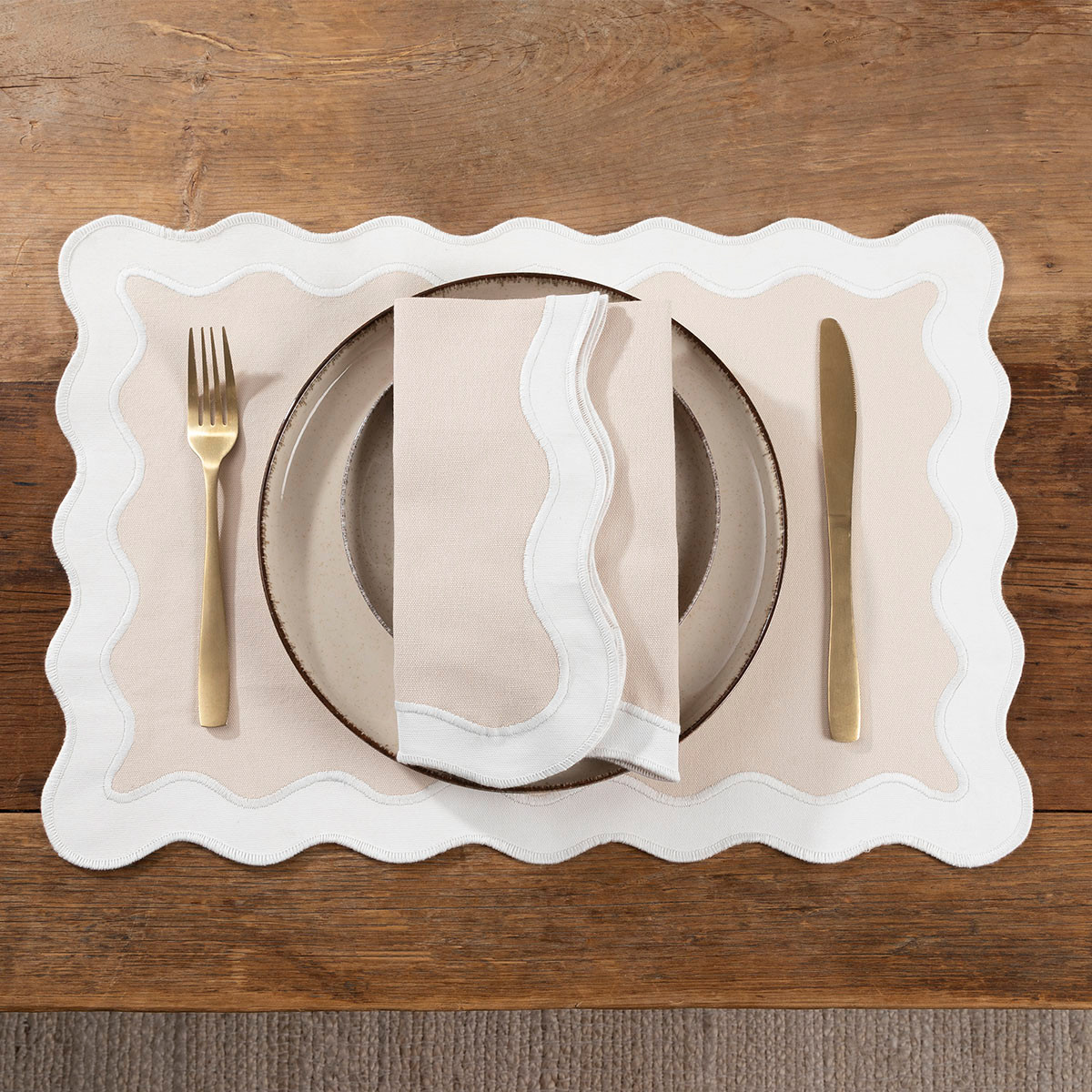 Maya Scalloped Placemat
