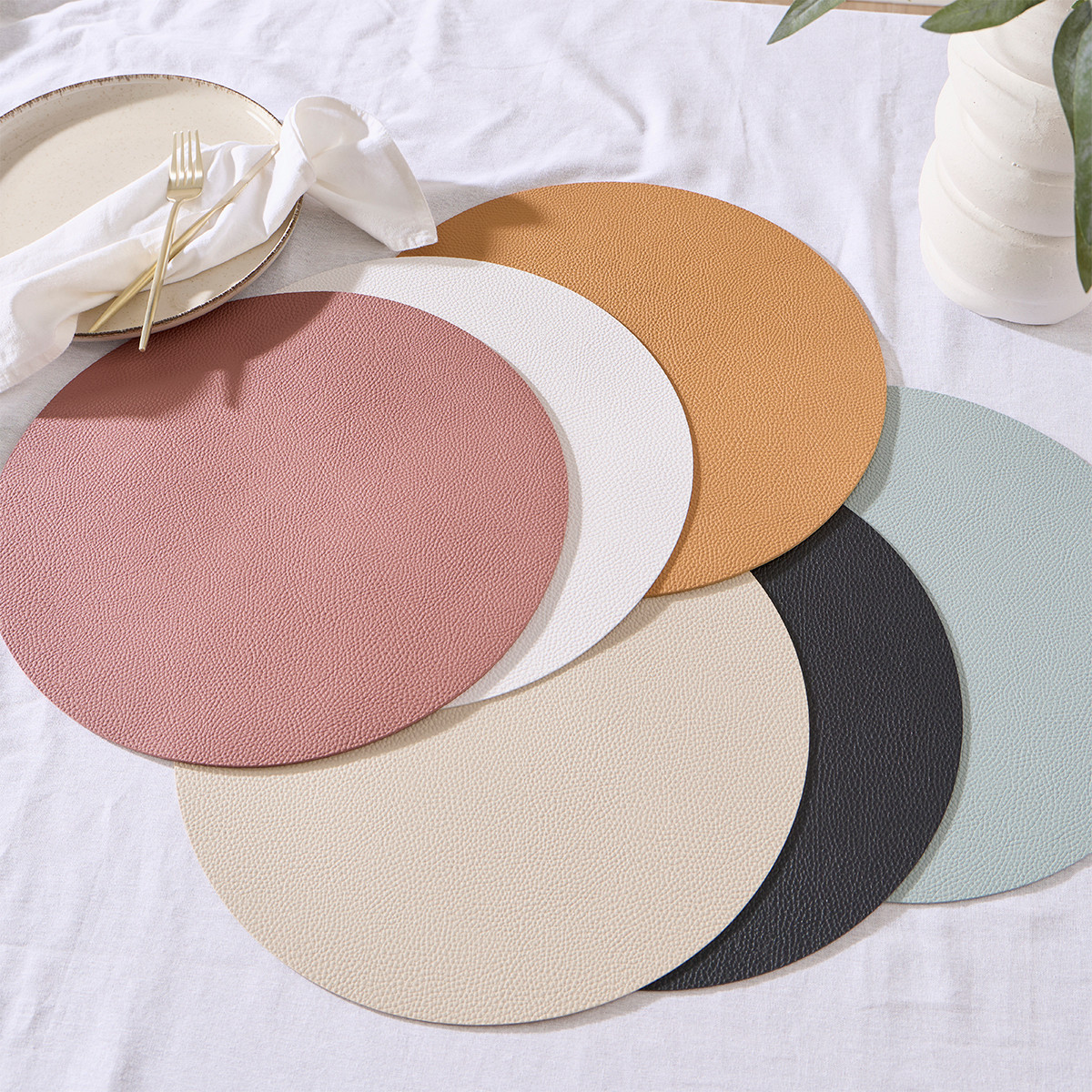 Warren Round Placemat