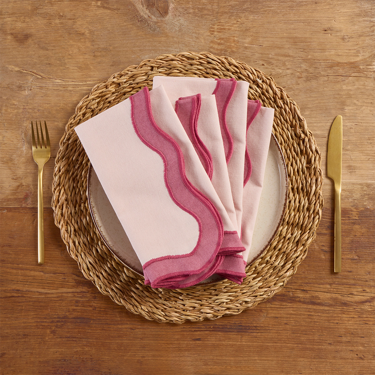 Maya Rose Scalloped Napkin