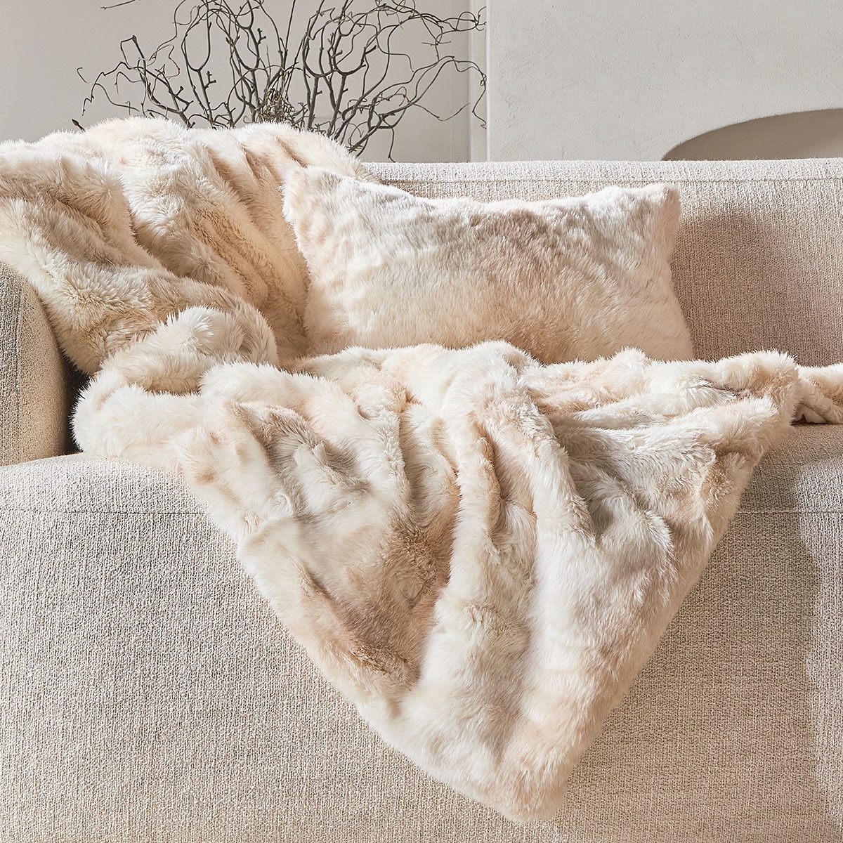 Pelage Faux Fur Extra Large Throw