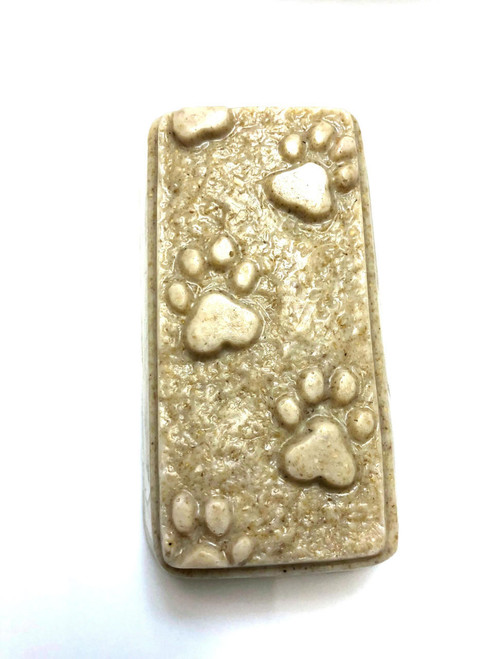 Hypoallergenic oatmeal dog shampoo bar, perfect for large dogs with sensitive skin.