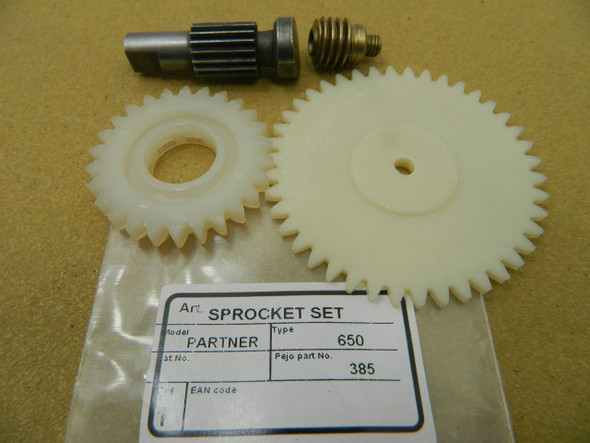 Partner 650 chainsaw worm gear & oil pump spur wheel,new Quality aftermarket spare parts,made in Europe