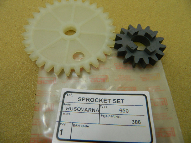 Husqvarna 65 L, 650 worm gear & oil pump spur wheel,new Quality aftermarket spare parts,made in Europe