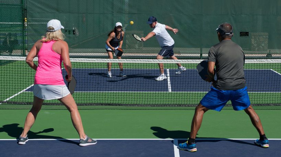 The Easy Way To Lower a Tennis Net for Pickleball