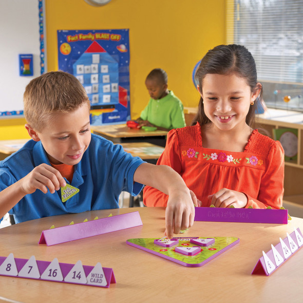 Tri-FACTa™ Multiplication & Division Game Tri-FACTa™ Multiplication & Division Game