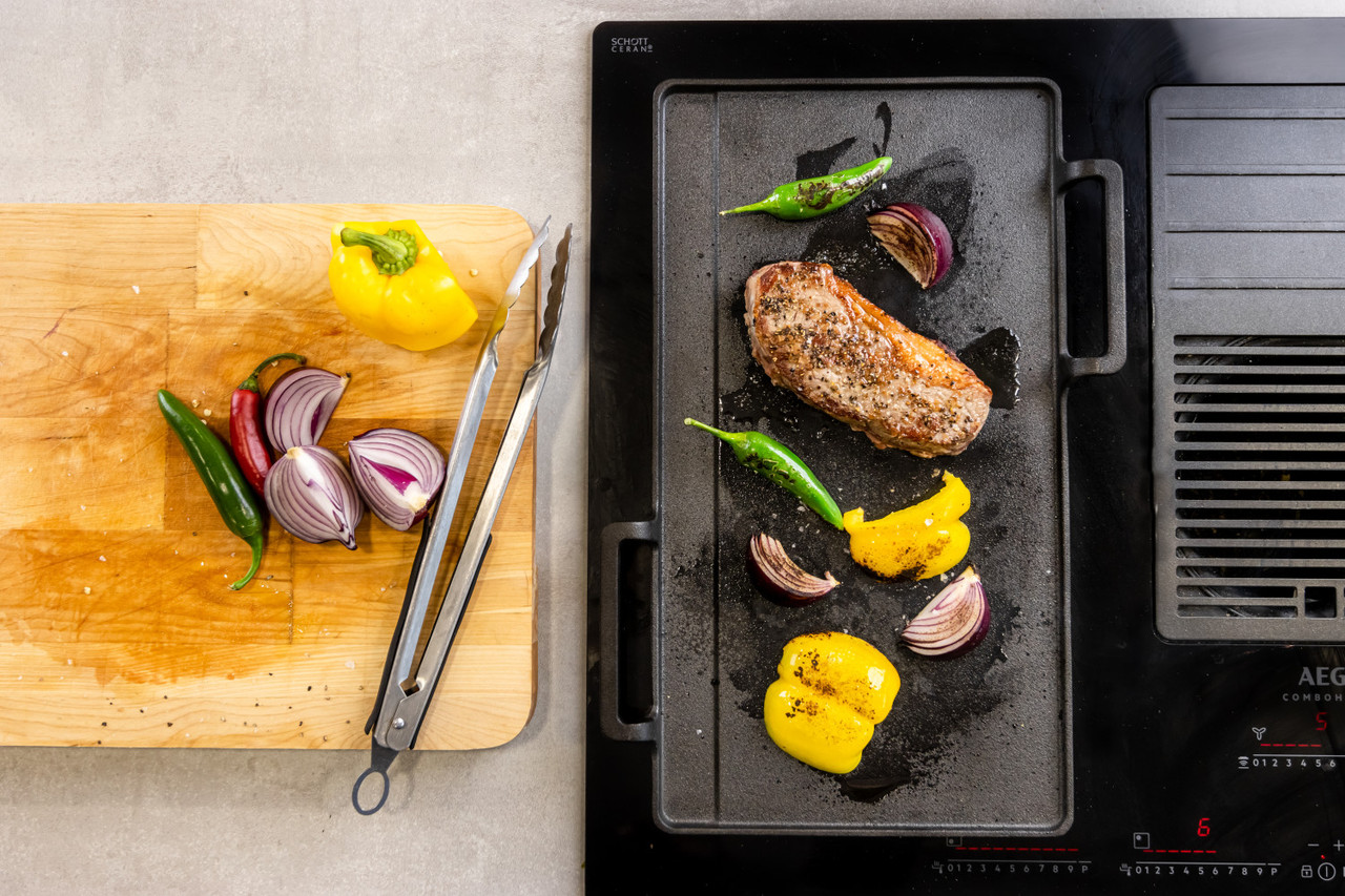 Accessoire Repas Fun Kit à Fajitas KitchenCraft - Plat Sizzler Fonte, Planche Bois, Gant - Service Mexicain Plat Plancha