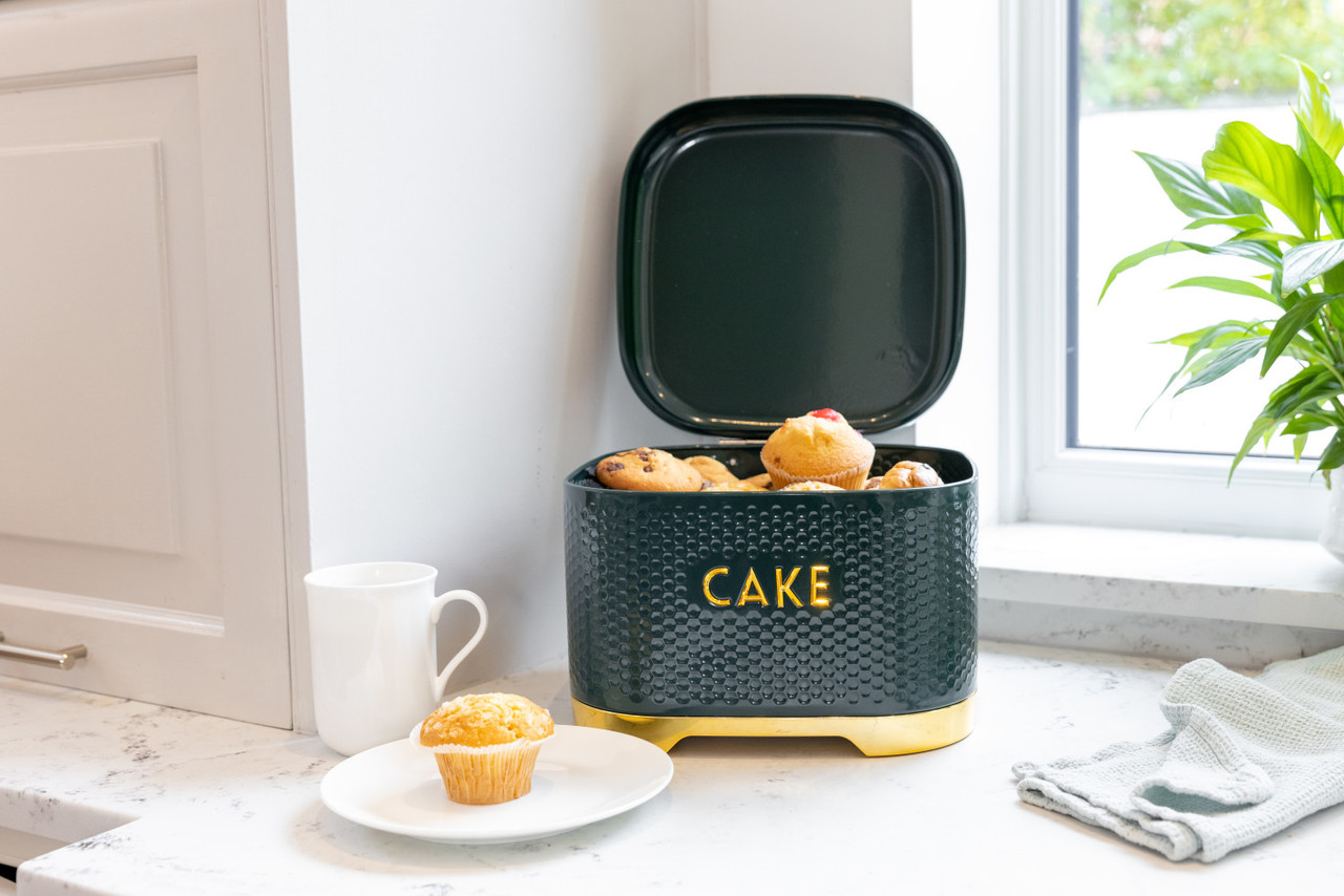 KitchenCraft Lovello Textured Cake Tin, Hunter Green Lifetime Brands