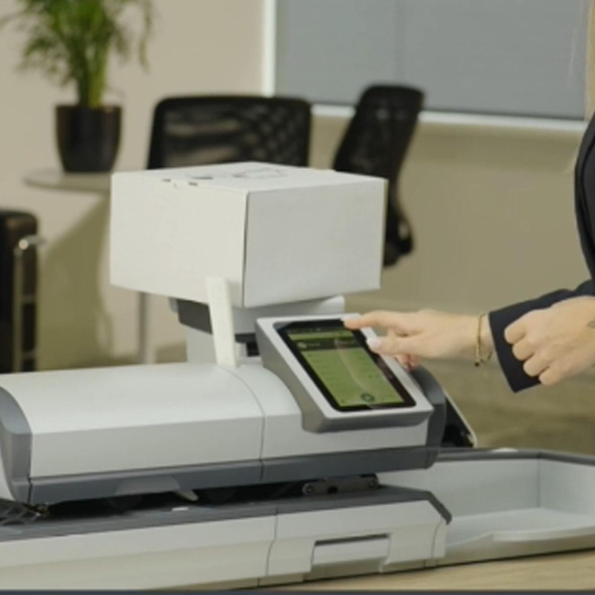 QUADIENT IX6 Franking Machine