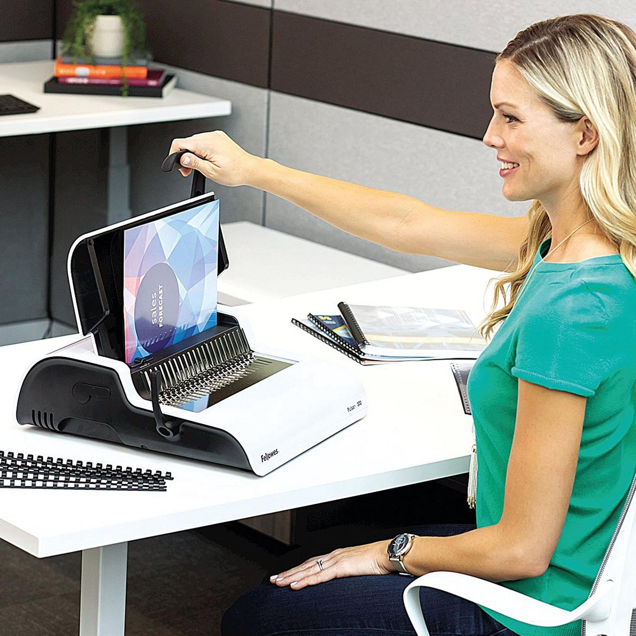 Fellowes - Pulsar Plus 300 A4 Manual Comb Binder Machine - 20 Sheet Punch - 300 Sheet Binder