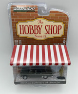  Greenlight 1982 Checker Marathon A12-E With Driver Hobby Shop Series 13 2022 