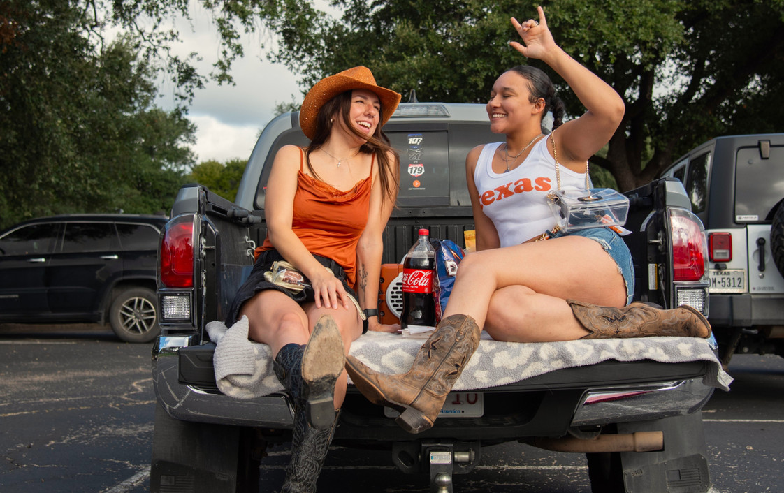 Get Game Day Ready: 7 Cute Tailgate Outfit Ideas