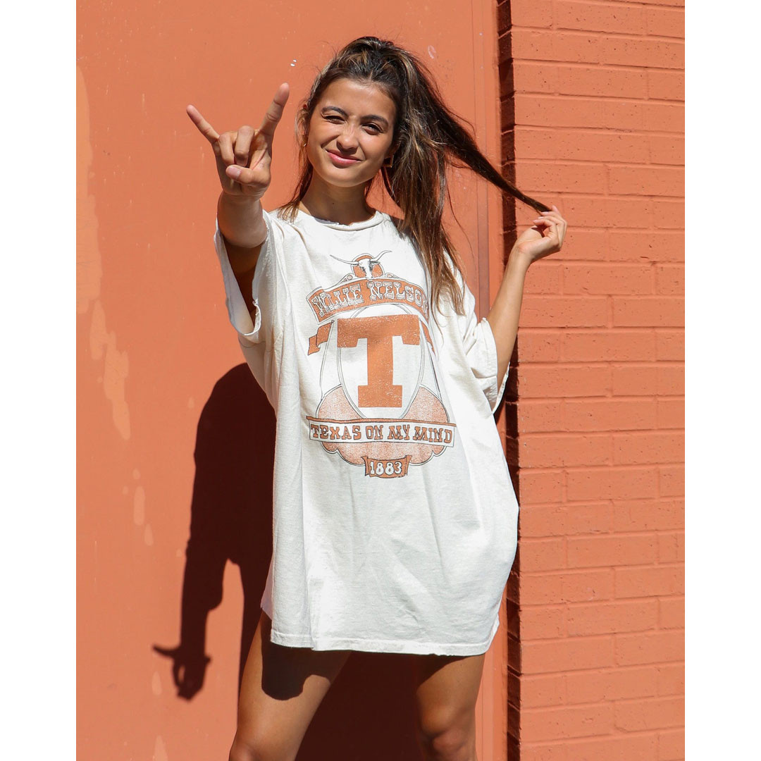 Livy Lu Willie Nelson Texas Thrifted Tee | TYLER'S