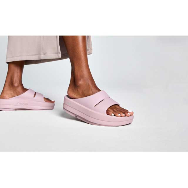 Oofos Women's OOmega OOahh Sandal | TYLER'S