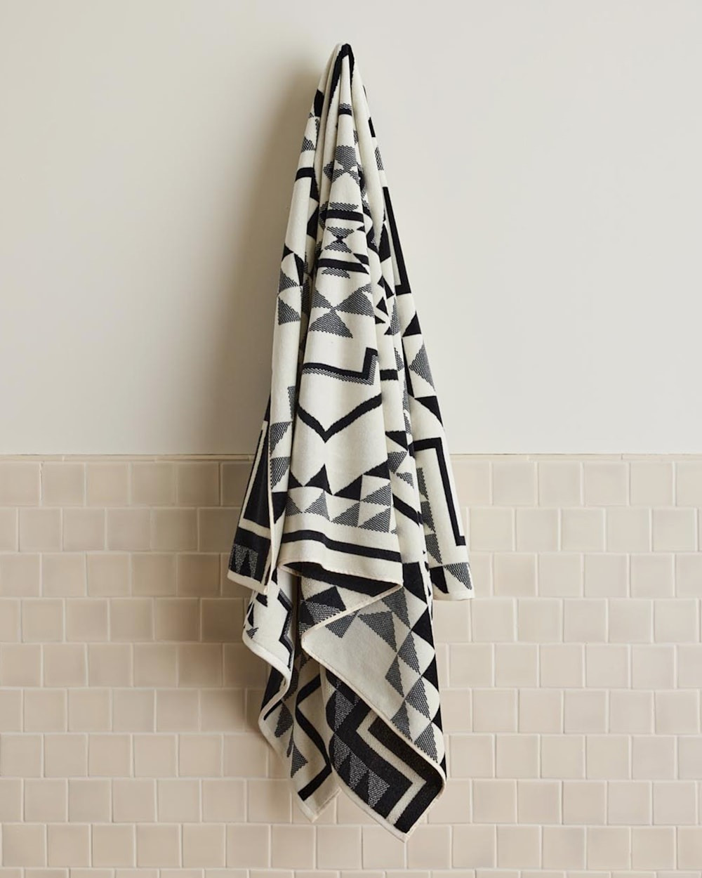 Pendleton Oversized Jacques Towel | TYLER'S
