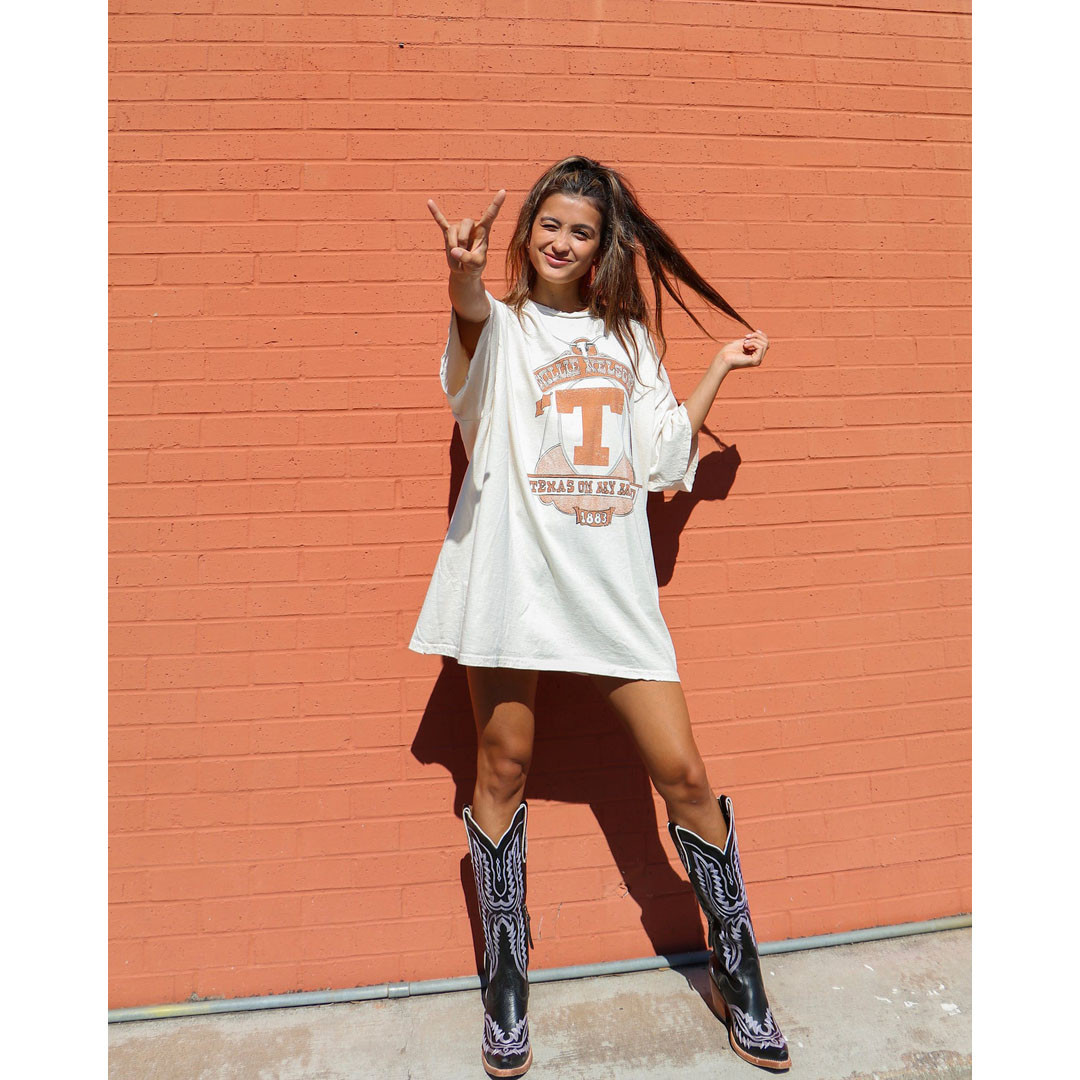Livy Lu Willie Nelson Texas Thrifted Tee | TYLER'S