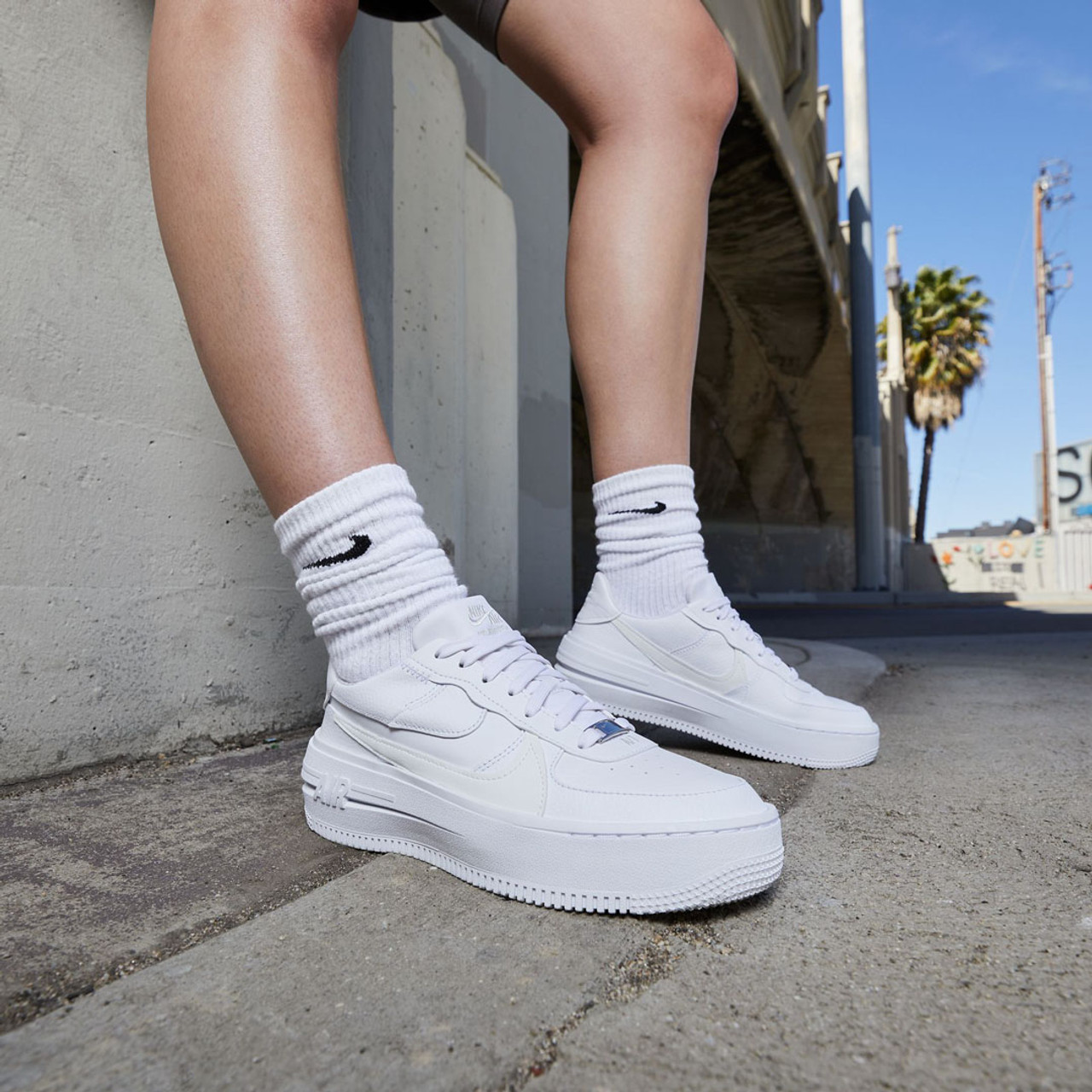 Tomar conciencia estación de televisión látigo Nike Women's Air Force 1 PLT.AF.ORM Shoes - White/ White $ 119.99 | TYLER'S