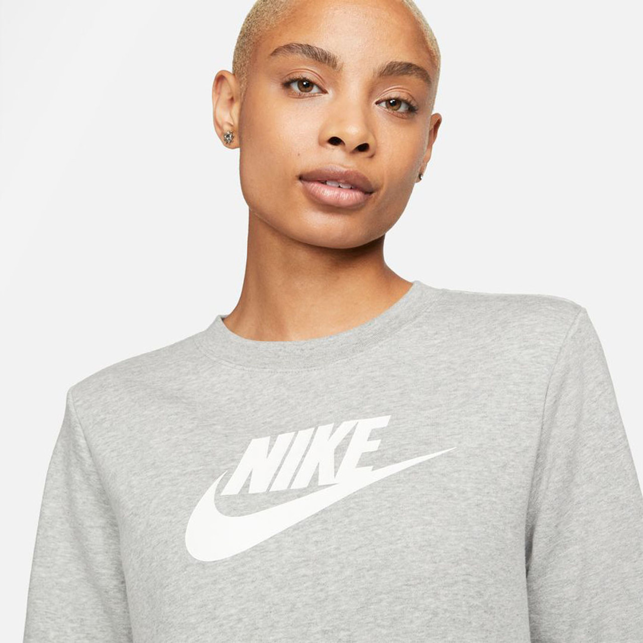 Nike Women s Sportswear Club Fleece Logo Crew Neck Sweatshirt 55