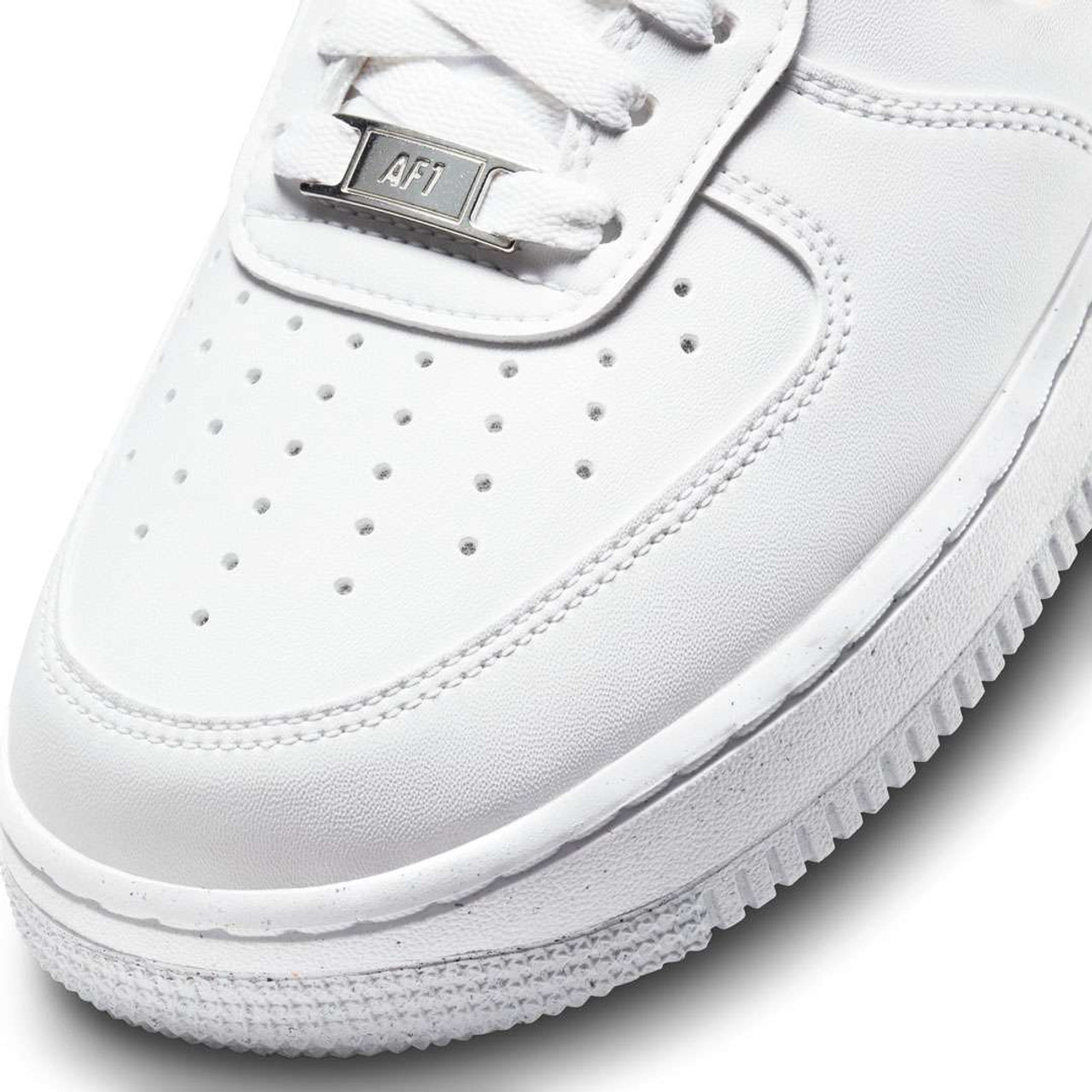 Nike Women's Air Force 1 '07 NN Shoes White