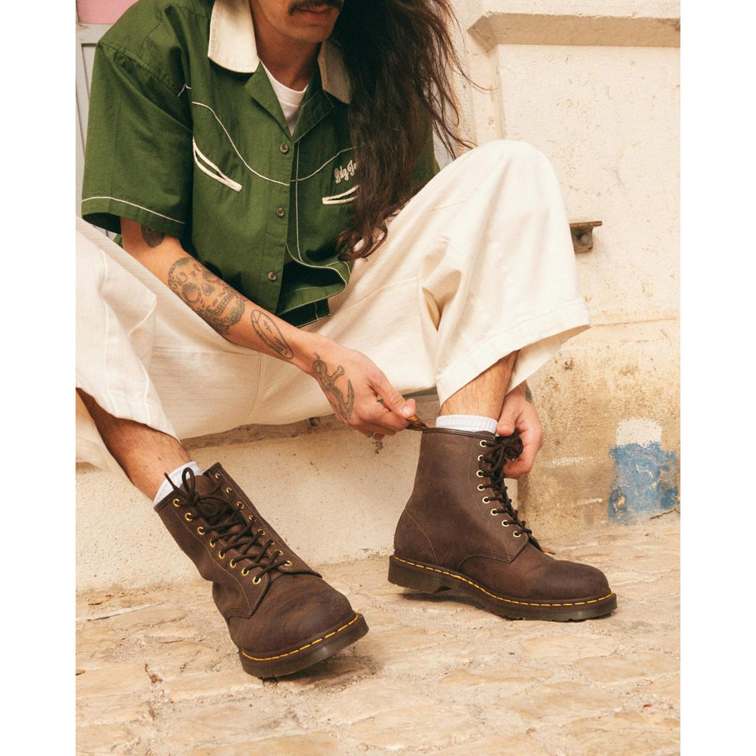 靴 1460BEXCRAZY HORSE LEATHER LACE UP BOOTS Dr. Martens 1460 Crazy Horse Boots | TYLER'S